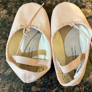 Girl ballet light pink shoes size 10